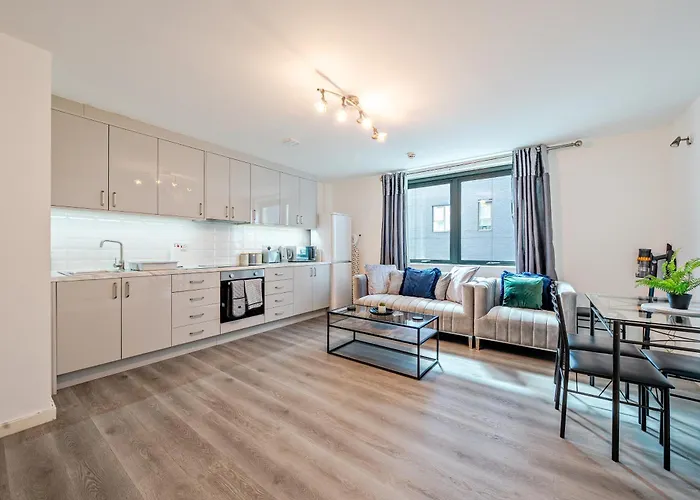 Spacious 2 Double Bedroom Near Manchester City Centre, Salford