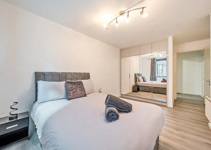 Spacious 2 Double Bedroom Near Manchester City Centre, Salford